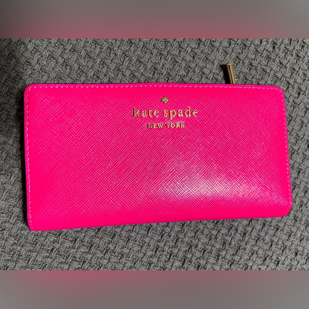 Kate Spade NWOT Staci saffiano leather Ig slimbfld wallet- hot pink